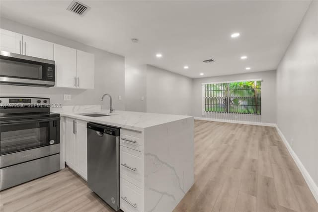 10379 NW 35th Street 10379, Coral Springs, FL 33065