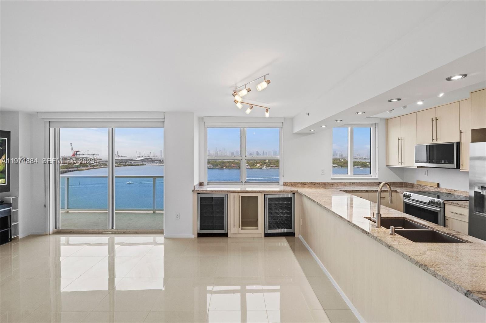 650 W Ave 1401 1401, Miami Beach, FL 33139 photo 9