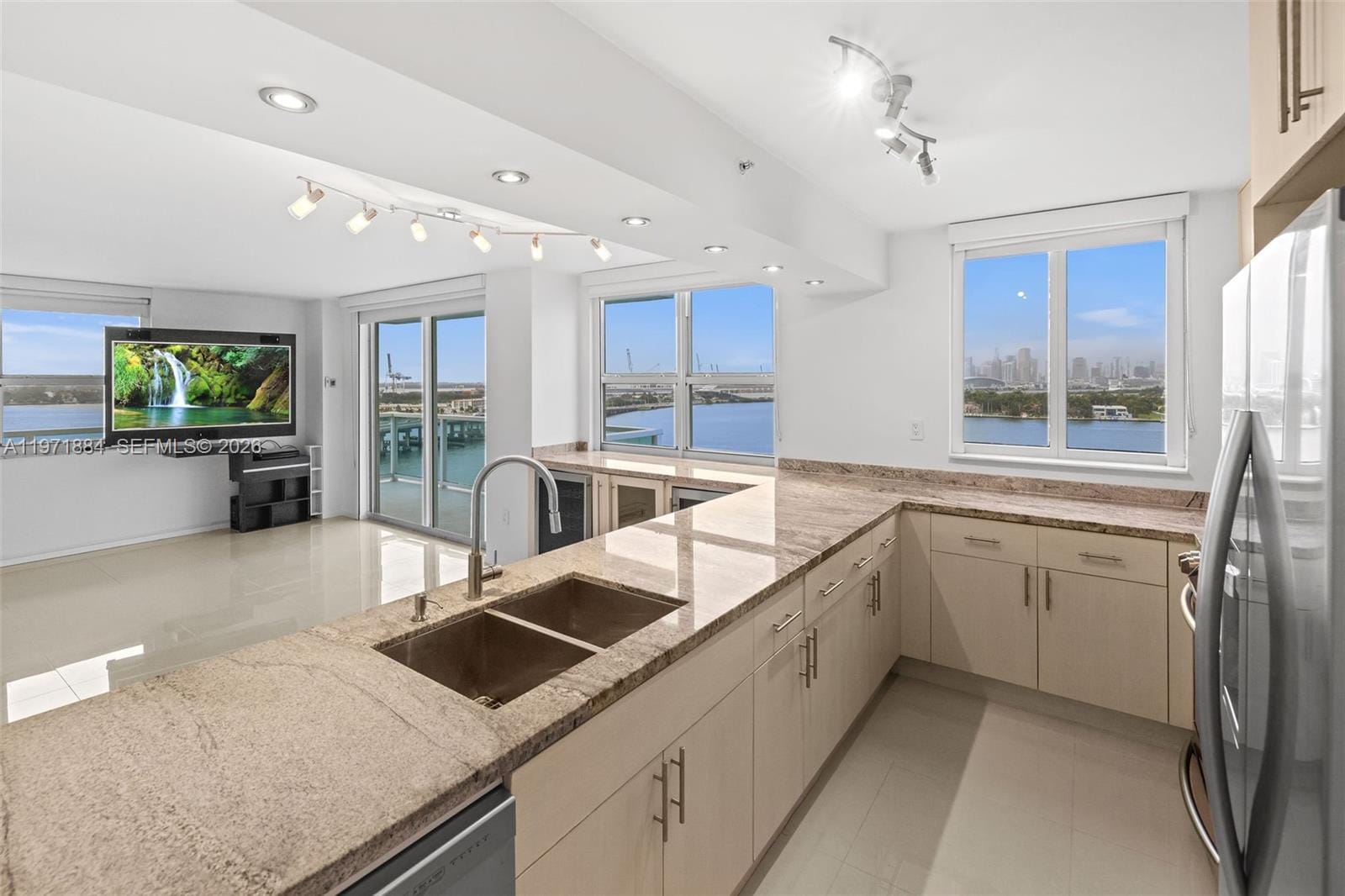 650 W Ave 1401 1401, Miami Beach, FL 33139 photo 10