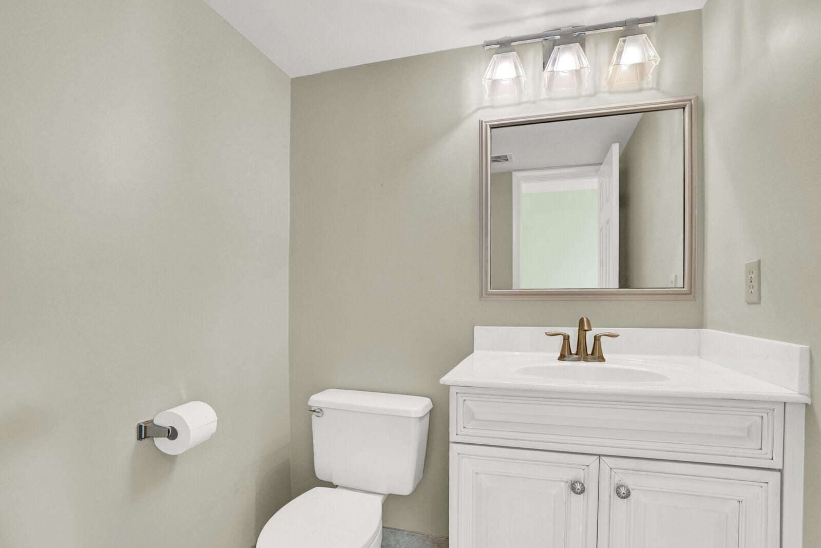 215 Oak Harbour Drive — photo 8