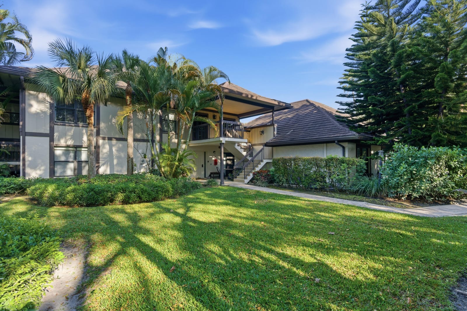 2810 Polo Island Drive C202, Wellington, FL 33414 photo 2