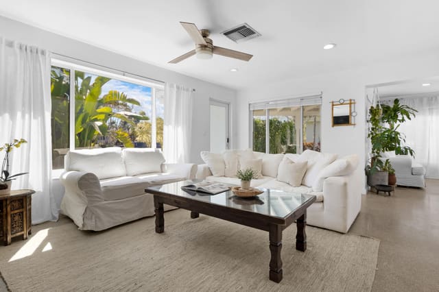 909 SE 16th Place, sold in Eastway Park, Deerfield Beach, FL