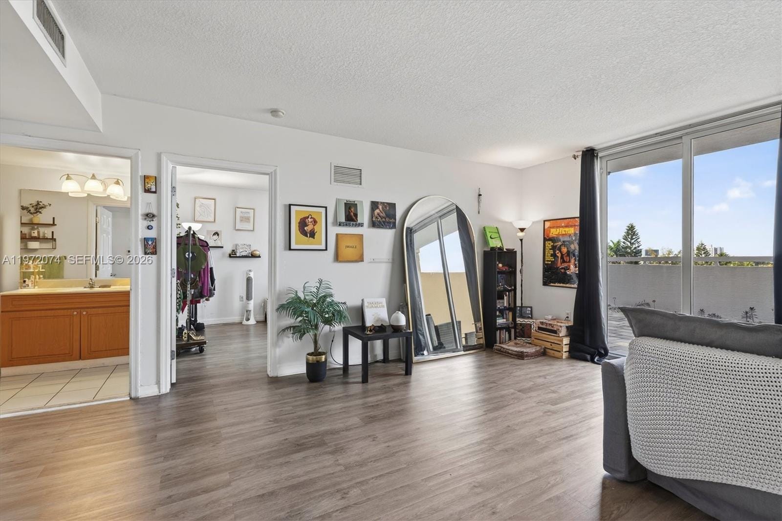 900 SW 8th Street 505 — photo 11