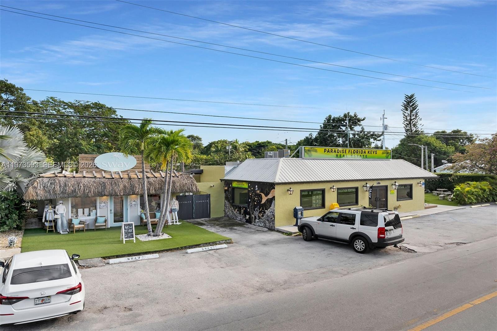105 Palm Ave. — photo 2