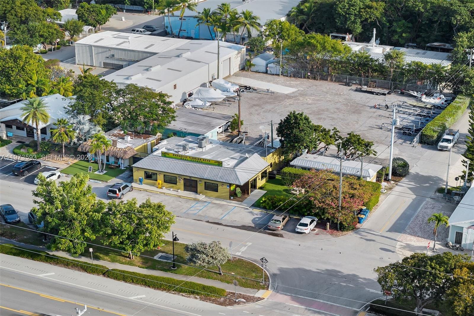 105 Palm Ave. — photo 10