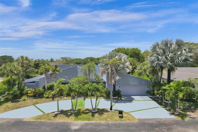 349 Jacaranda Drive, sold in Jacaranda Royal, Plantation, FL