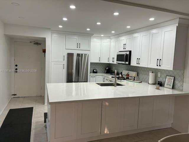 6884 N Kendall Drive C407, Pinecrest, FL 33156