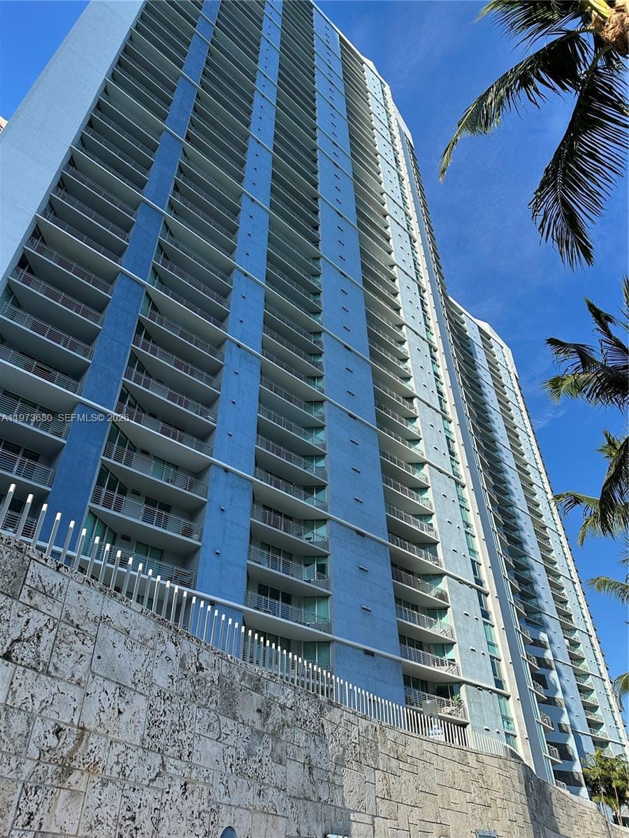 335 S Biscayne Boulevard 1002 — photo 2