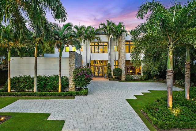 14646 Watermark Way, Palm Beach Gardens, FL 33410