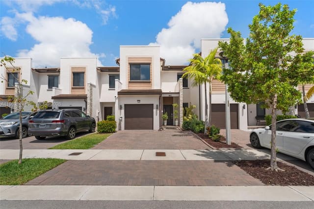 549 NE 206th Lane, Miami, FL 33179