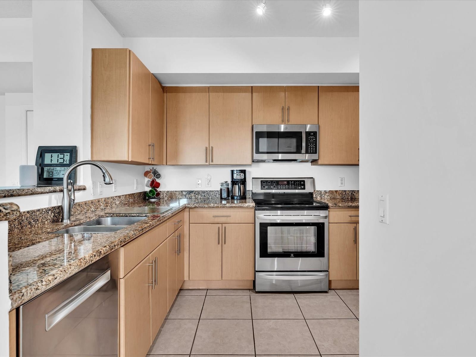2421 NE 65th Street 406, Fort Lauderdale, FL 33308 photo 3