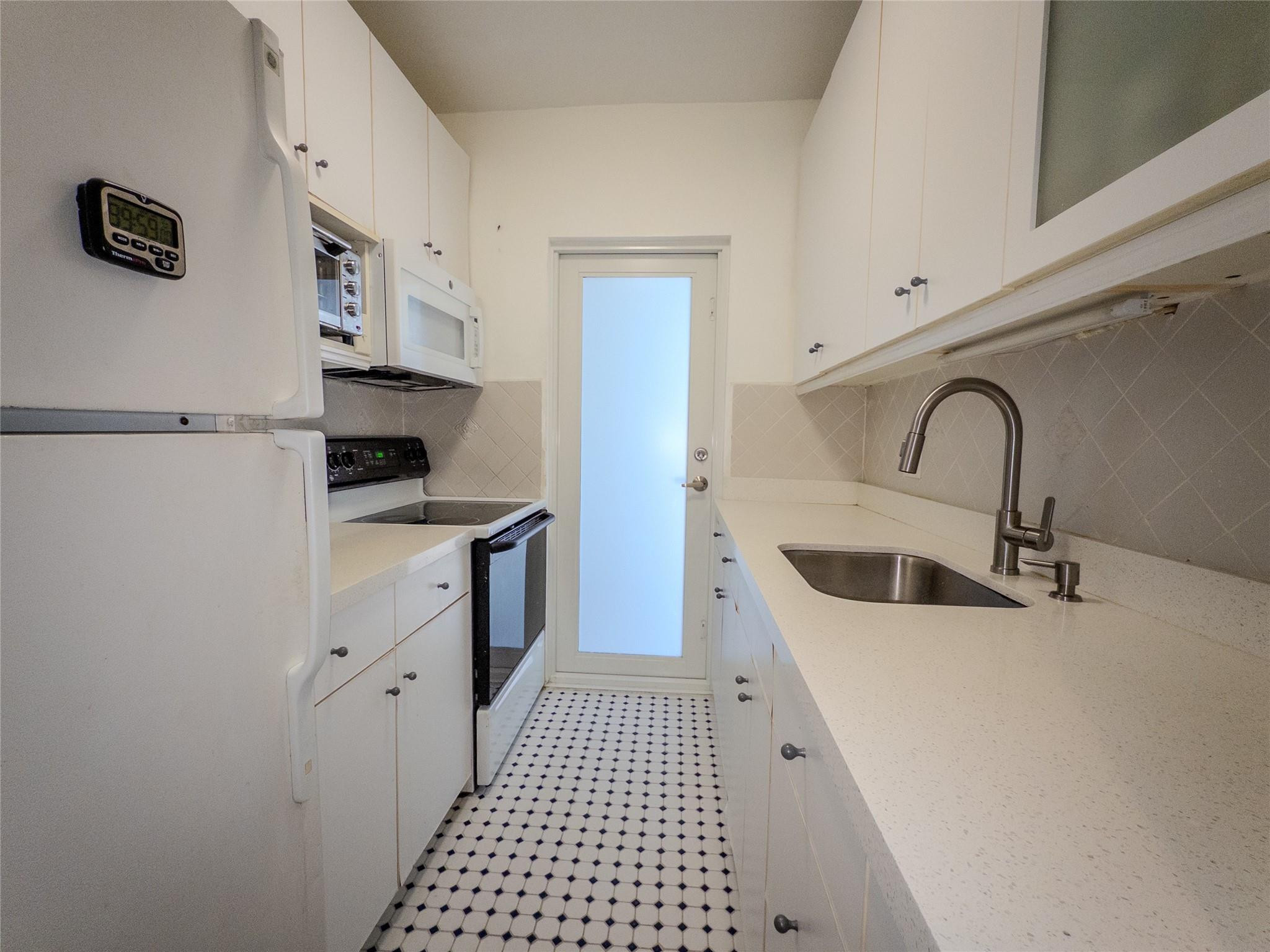 2430 NE 135th Street 302, North Miami, FL 33181, North Miami