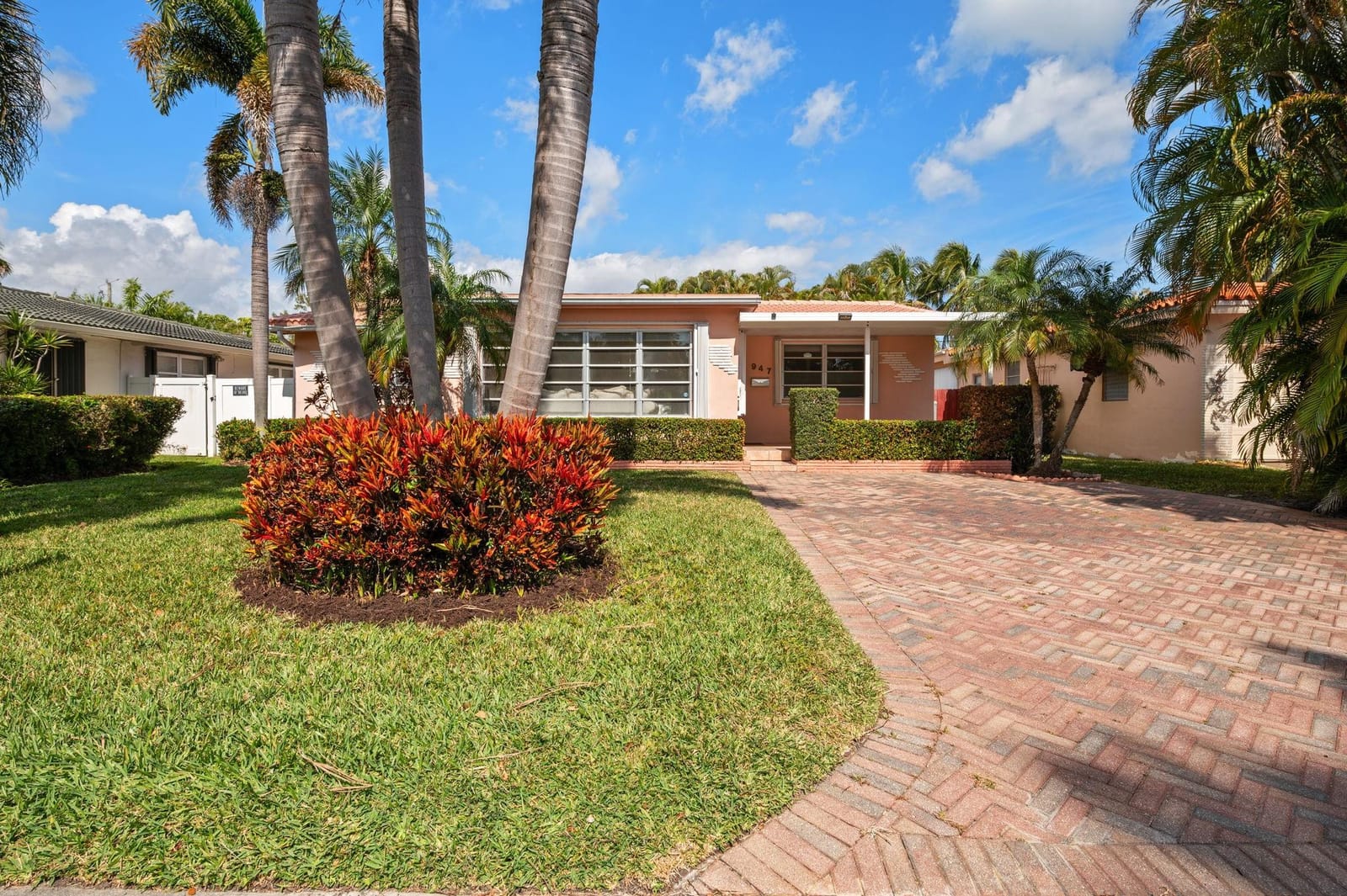 947 Lincoln Street, Hollywood, FL 33019