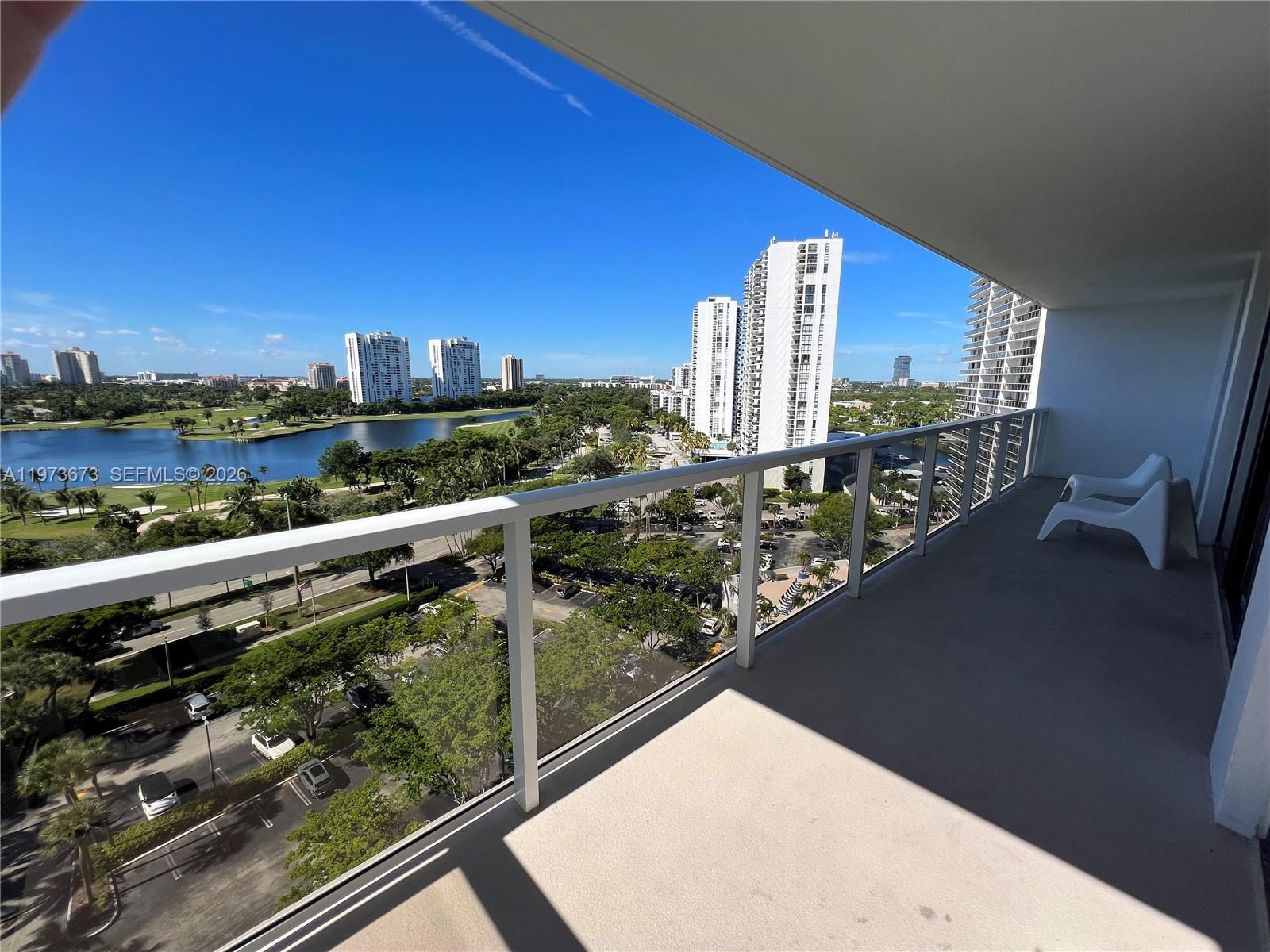 3731 N Country Club Drive 1424, Aventura, FL 33180, Aventura