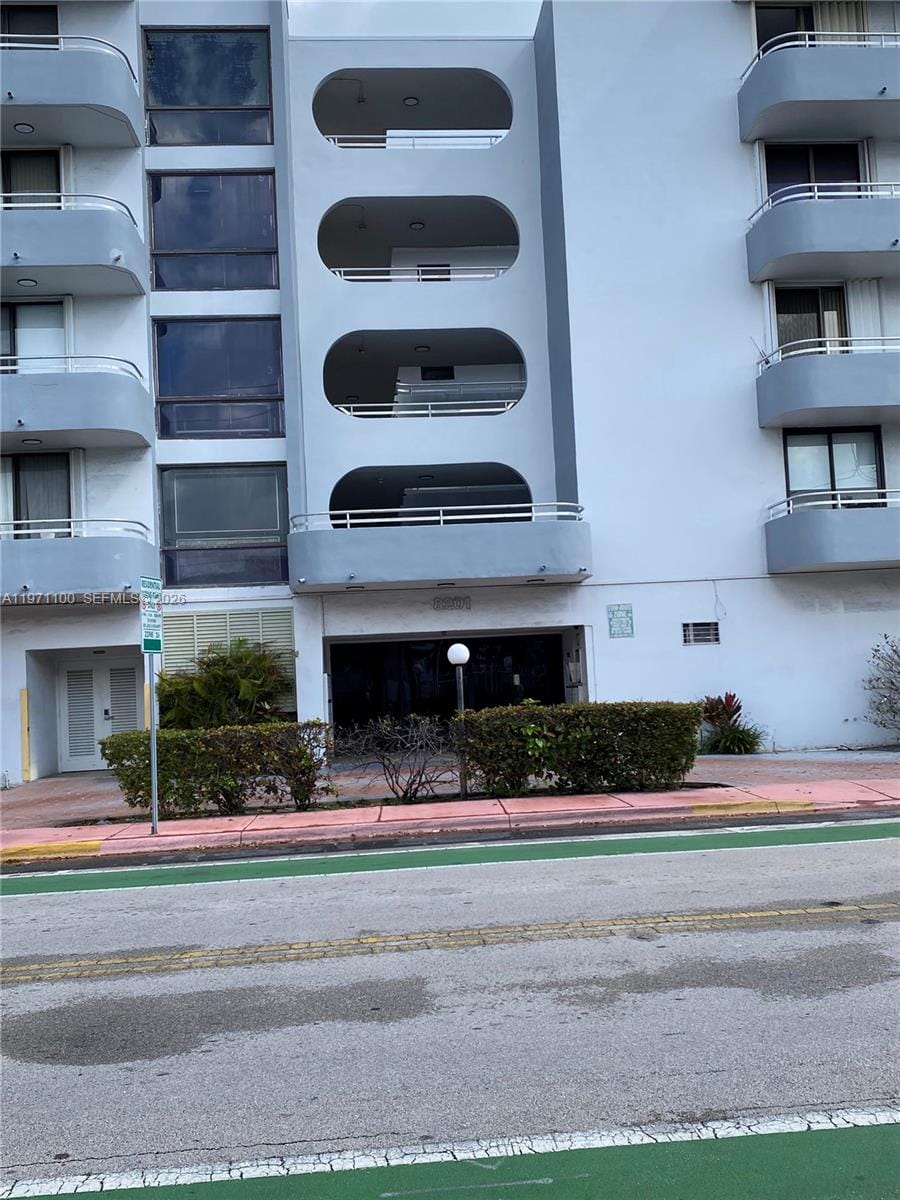 8201 Byron Avenue 405, Miami Beach, FL 33141