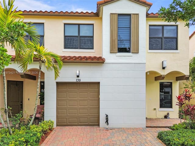 135 NW 209th Trail, sold in Ct Industrial, Pembroke Pines, FL
