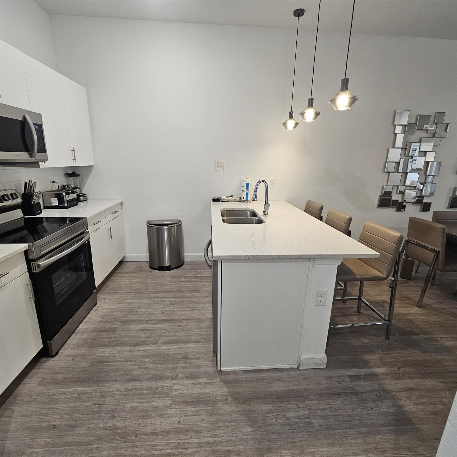 379 Famagusta Drive 379 — photo 3