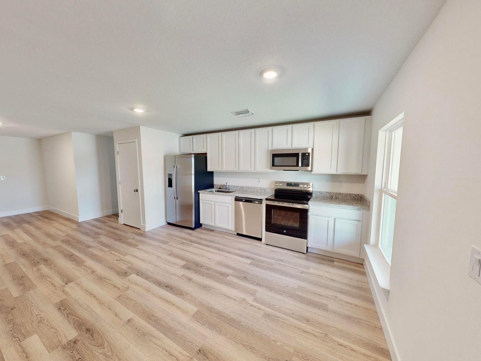 1795 N 16th Court — photo 4