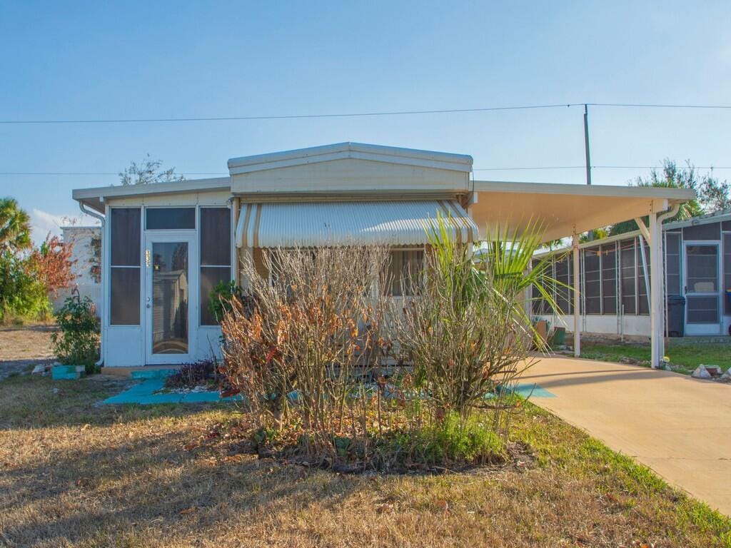 335 NE Tropicalia Lane — photo 2