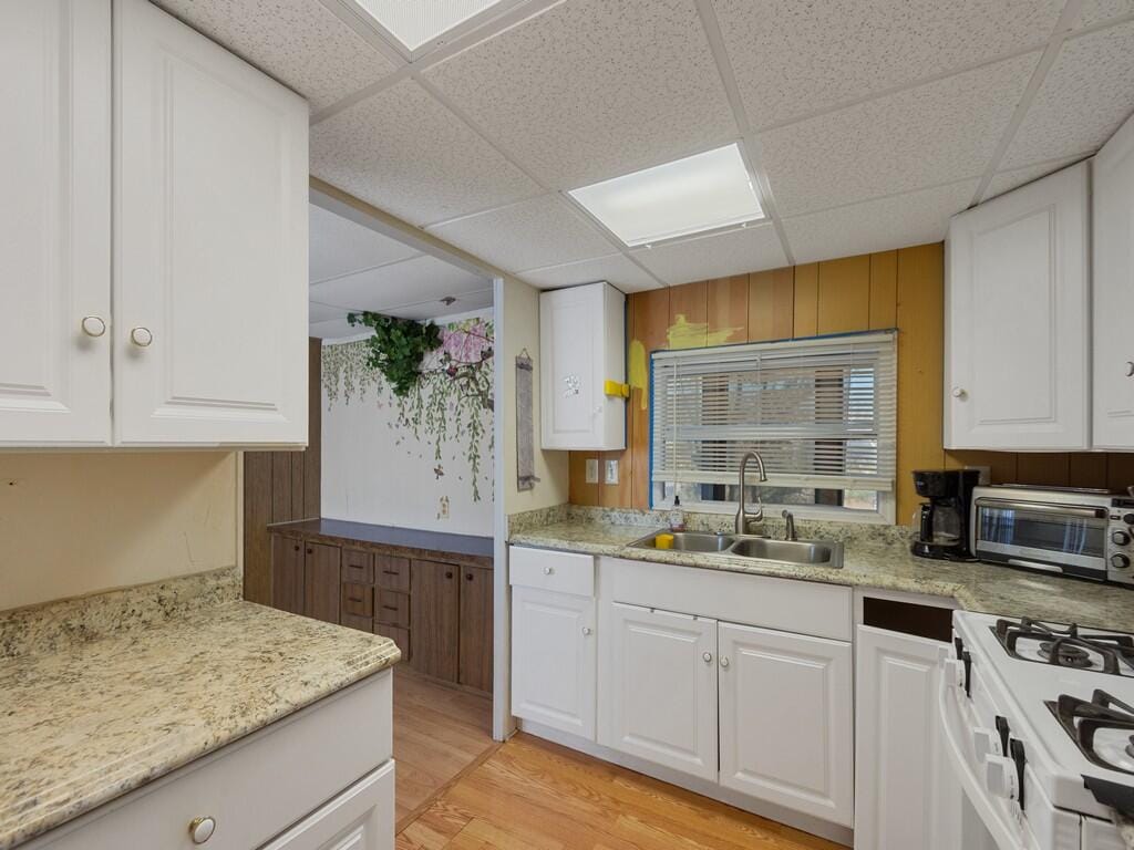 335 NE Tropicalia Lane, Jensen Beach, FL 34957 photo 15