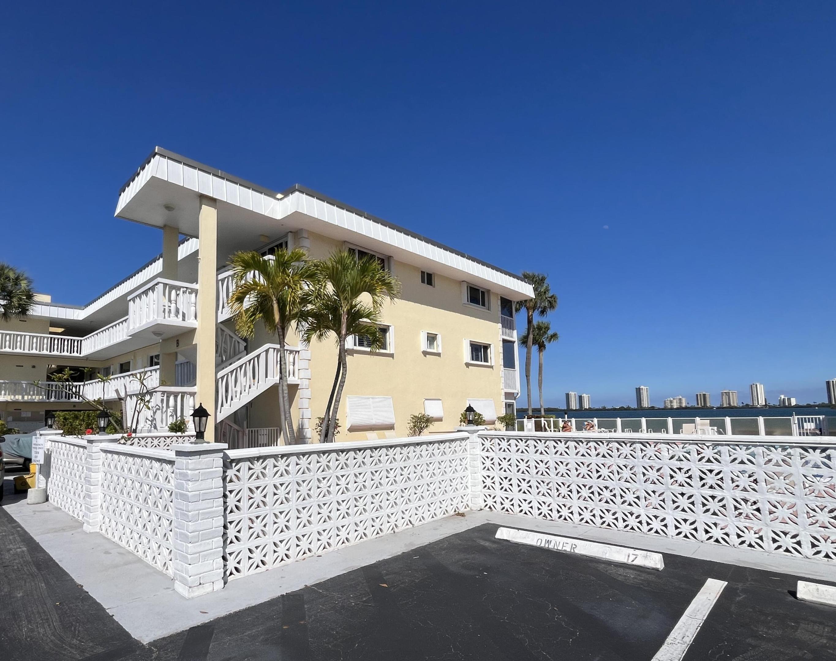 100 Doolen Court 112, North Palm Beach, FL 33408, North Palm Beach