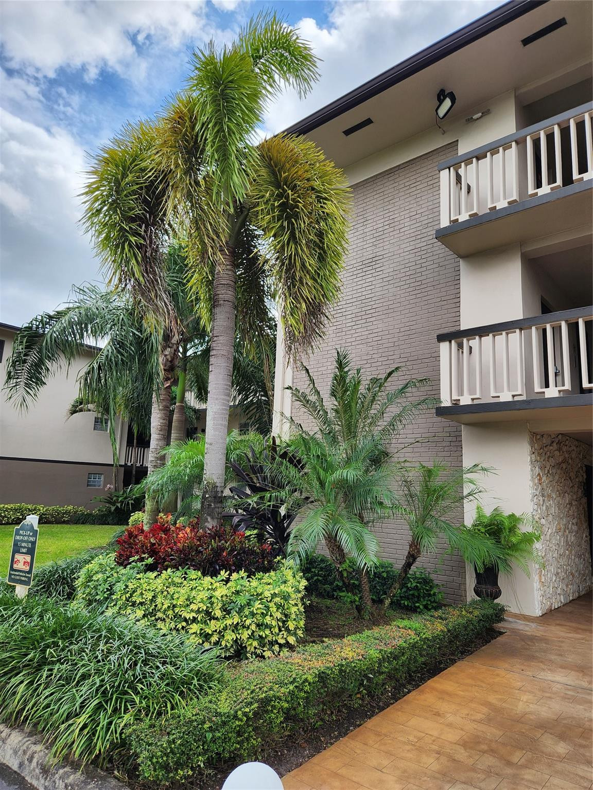 4900 Washington Street 309, Hollywood, FL 33021, Hollywood