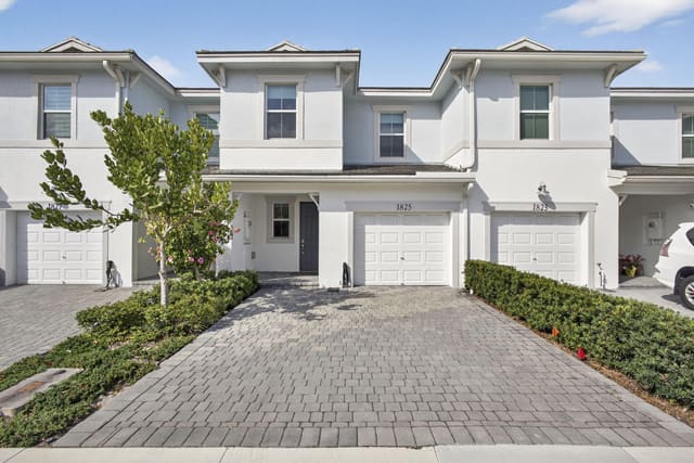 1825 Sandpiper Pointe Place 1825, sold in Sandpiper Pointe, Deerfield Beach, FL