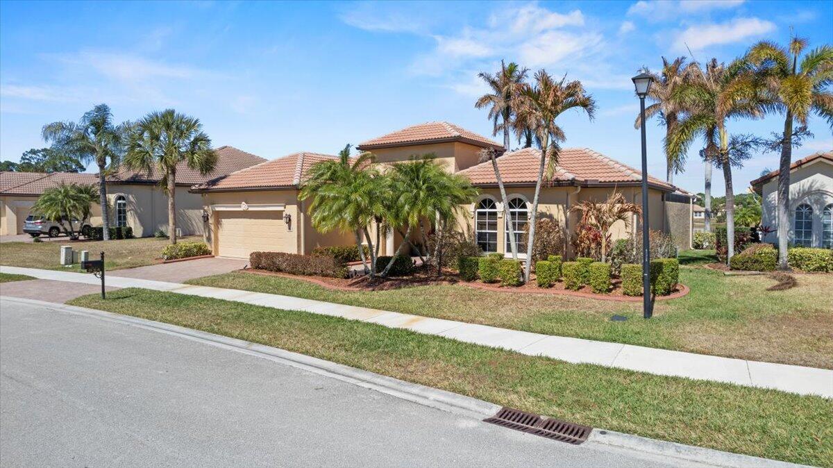 814 SW Saint Julien Court, Port St. Lucie, FL 34986, Port St Lucie