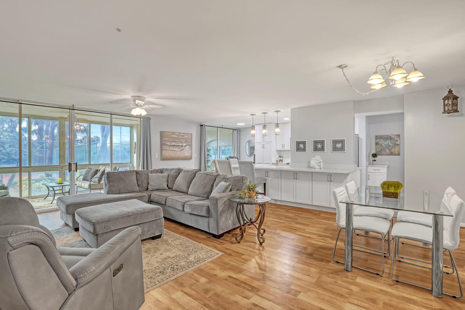 105 Half Moon Circle F1 — photo 1