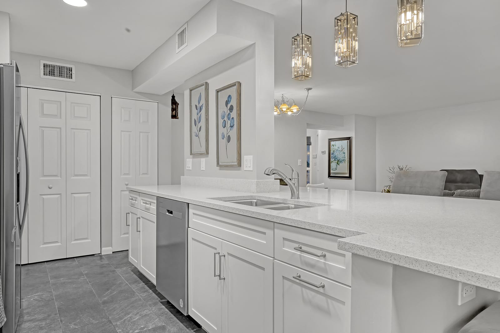 105 Half Moon Circle F1 — photo 3