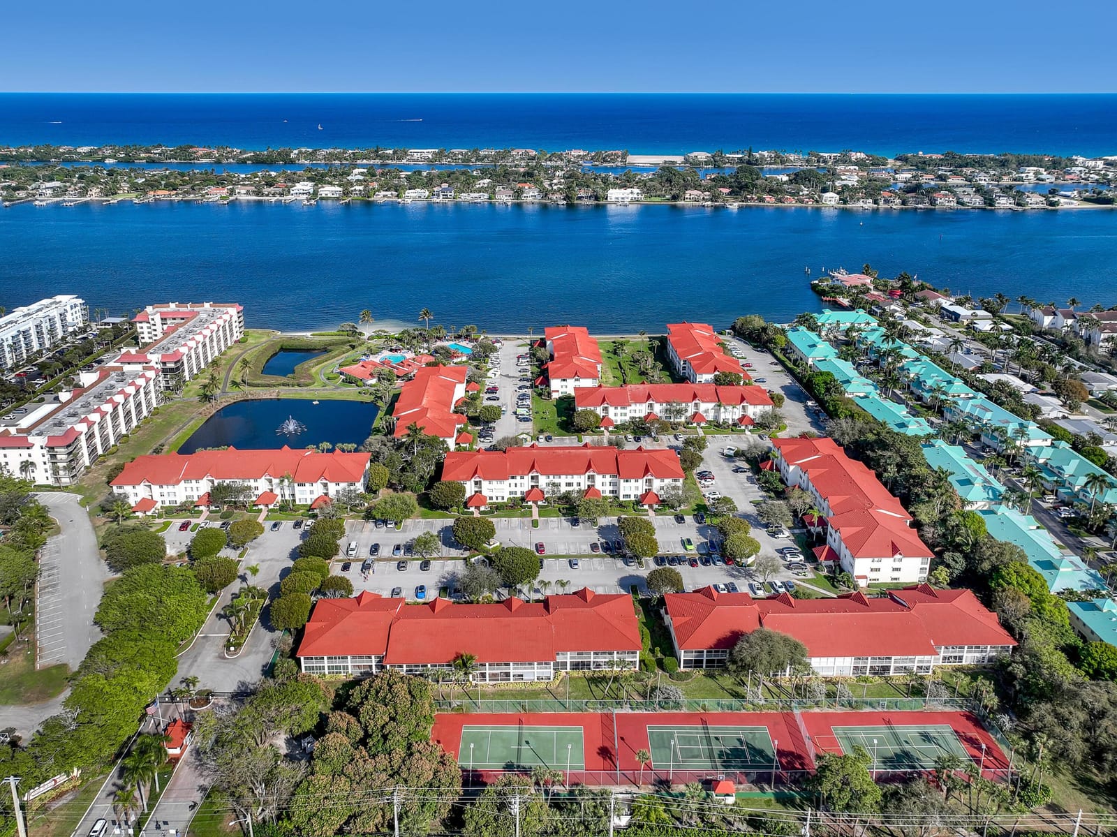 105 Half Moon Circle F1, Hypoluxo, FL 33462 photo 23