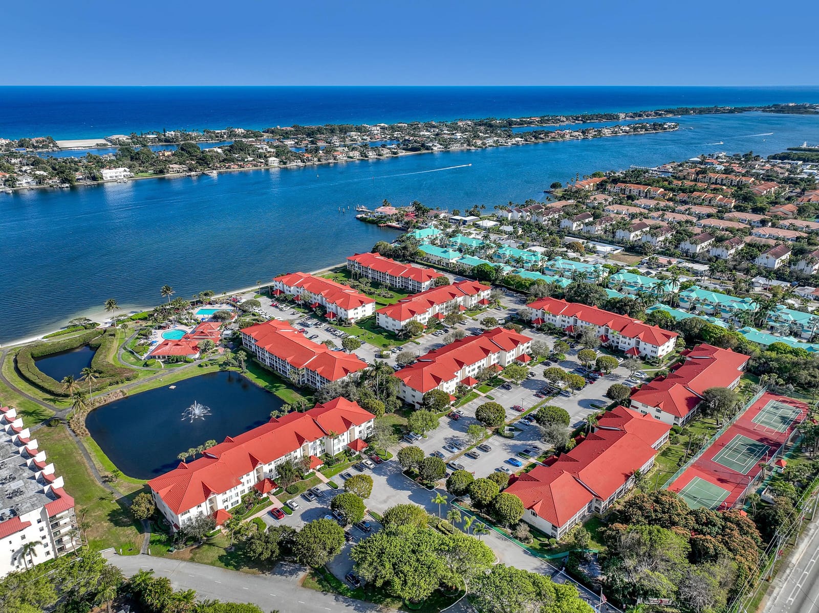 105 Half Moon Circle F1, Hypoluxo, FL 33462 photo 24