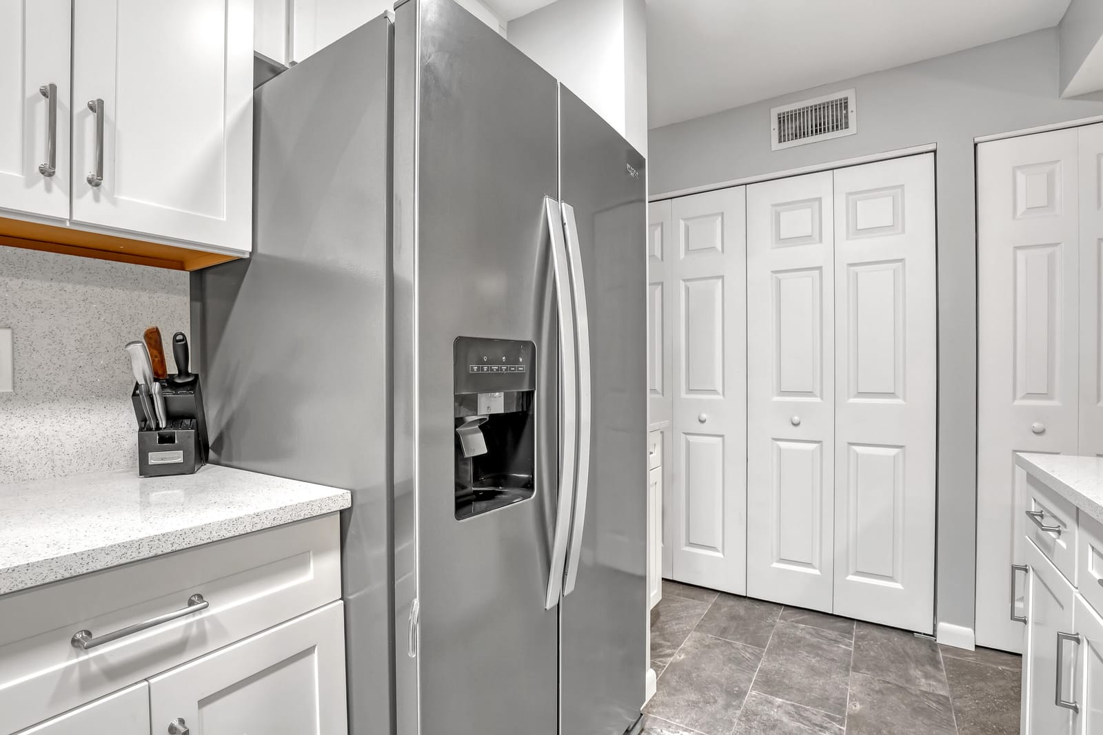 105 Half Moon Circle F1 — photo 5