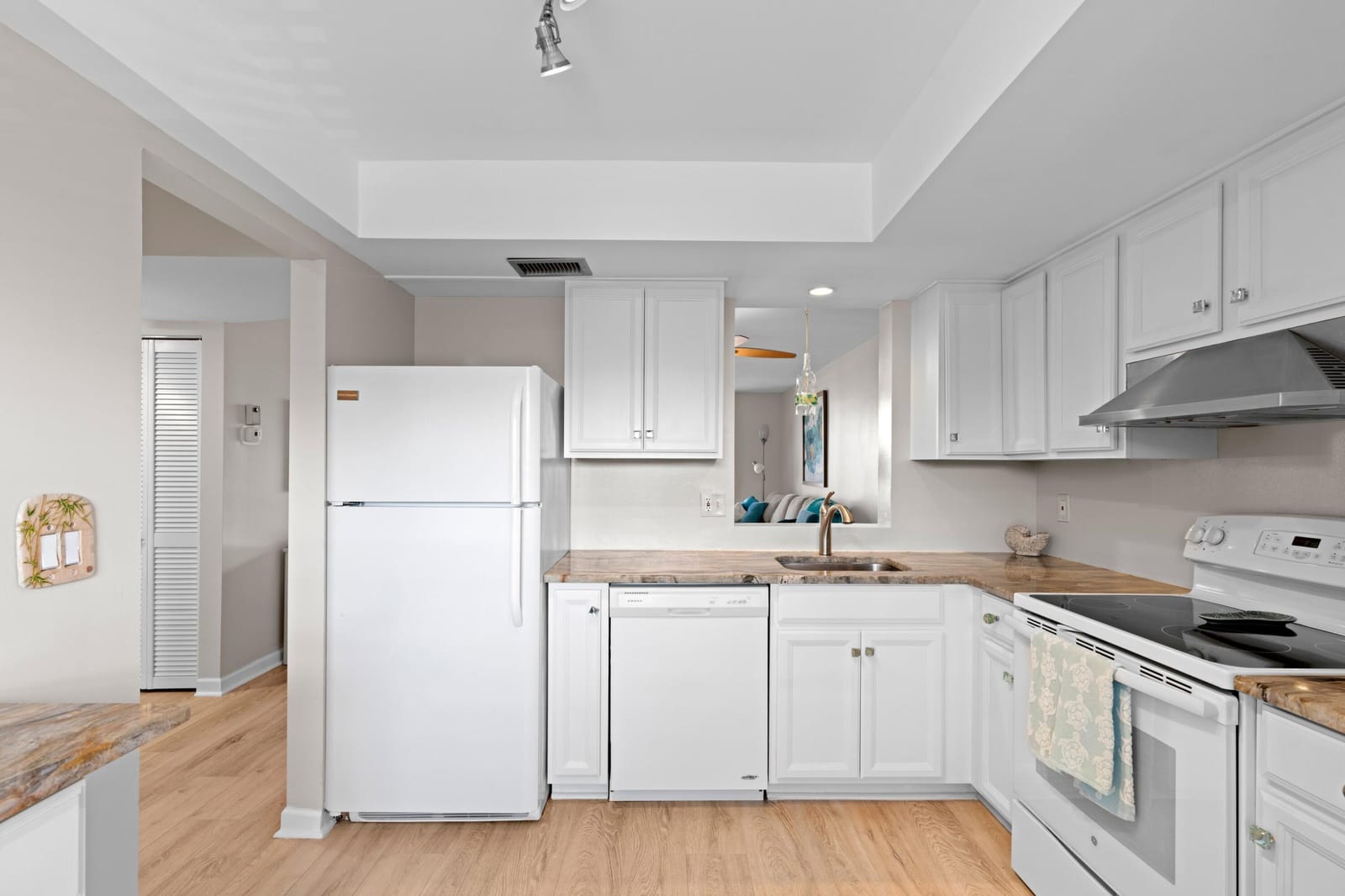 27 Abbey Lane 307, Delray Beach, FL 33446 photo 8