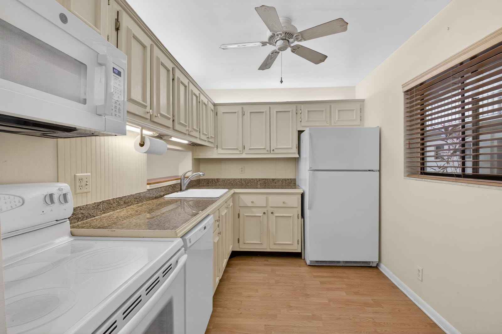 5190 Las Verdes Circle 120, Delray Beach, FL 33484 photo 11