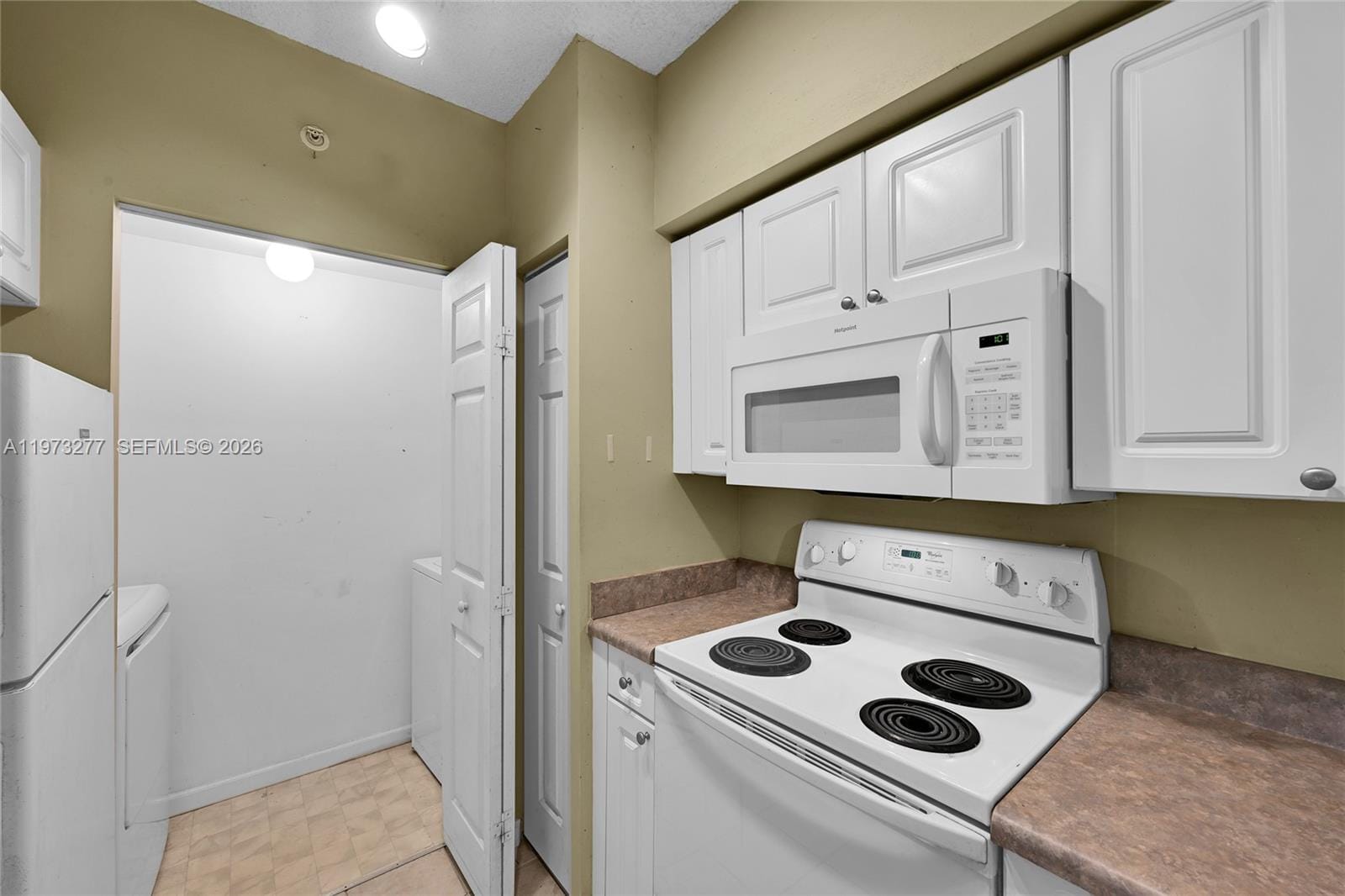 17150 N Bay Road 2210, Sunny Isles Beach, FL 33160 photo 3