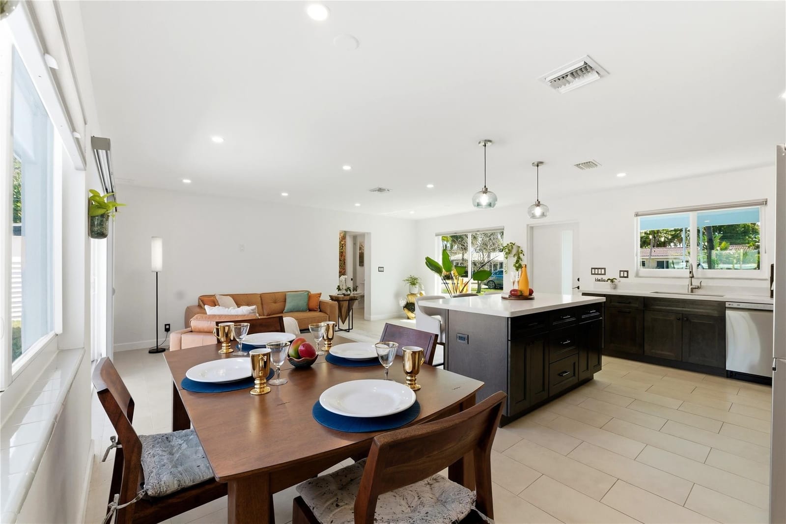 1741 NE 40th Street, Oakland Park, FL 33334 photo 4