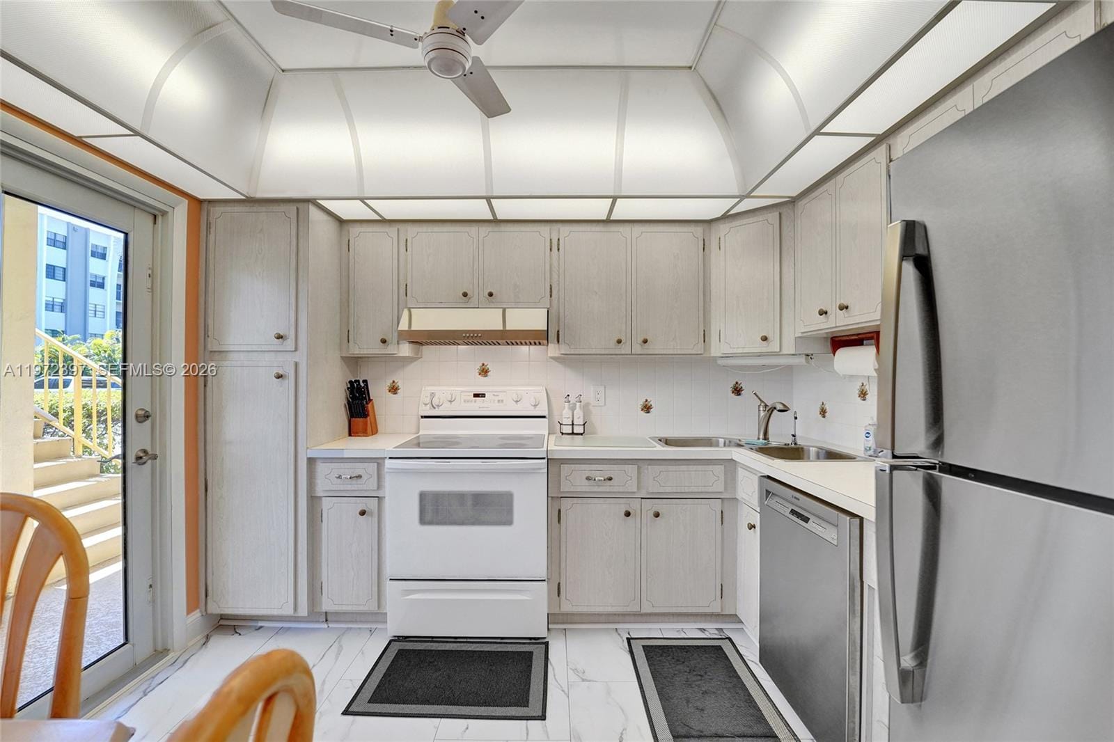 851 NE 14th Avenue 401, Hallandale Beach, FL 33009 photo 11