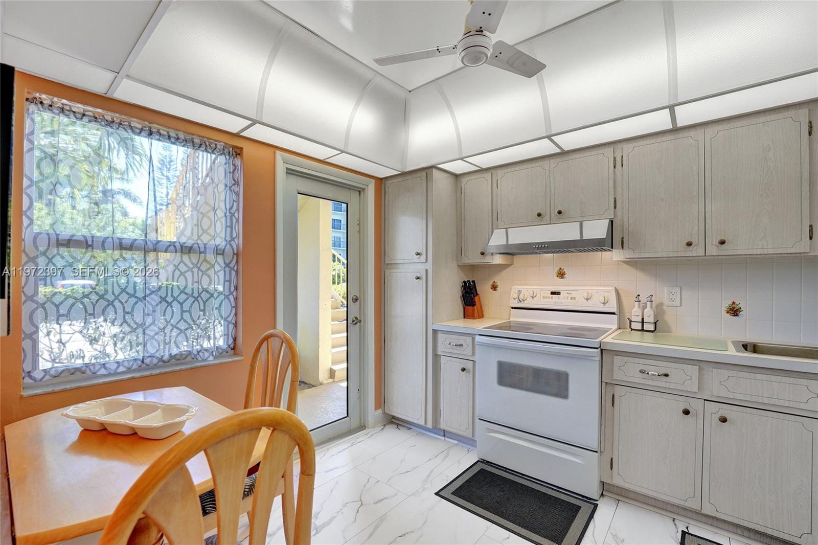 851 NE 14th Avenue 401, Hallandale Beach, FL 33009 photo 12