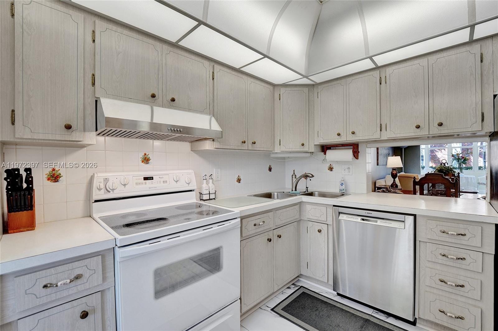 851 NE 14th Avenue 401, Hallandale Beach, FL 33009 photo 13