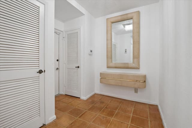 4110 W Palm Aire Drive 101b, sold in Vizcaya Towers At Palm-Aire, Pompano Beach, FL