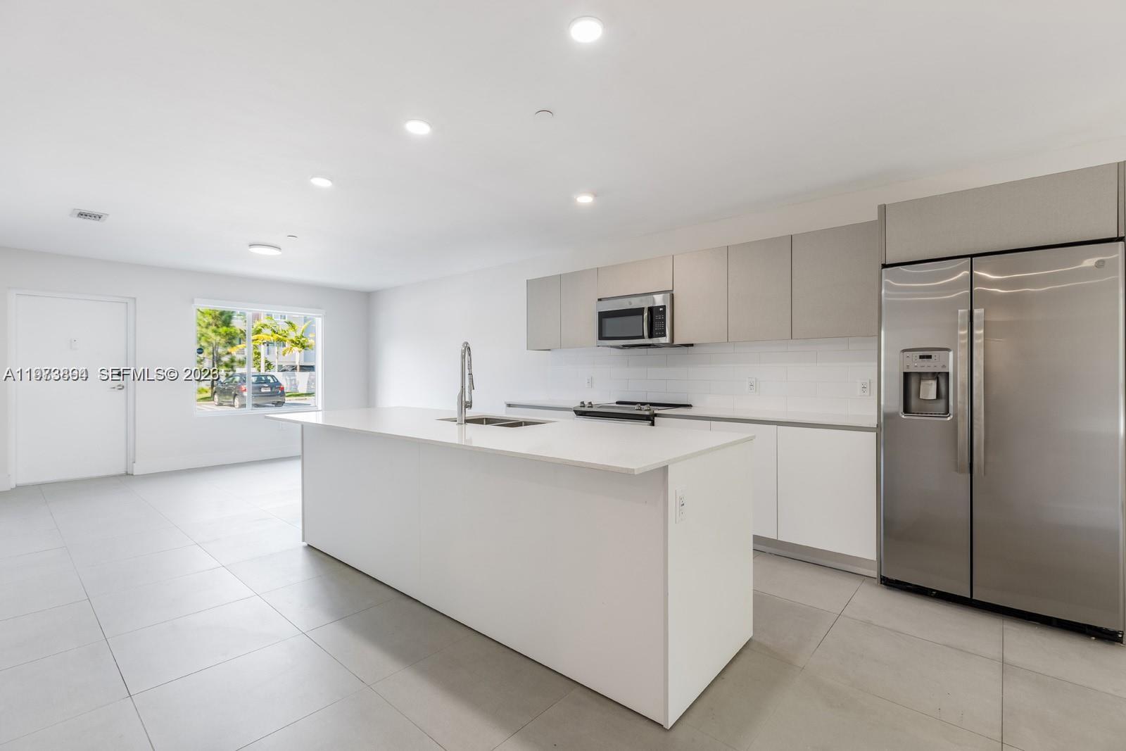 2505 NE 193rd Street 4116, Miami, FL 33180, Miami
