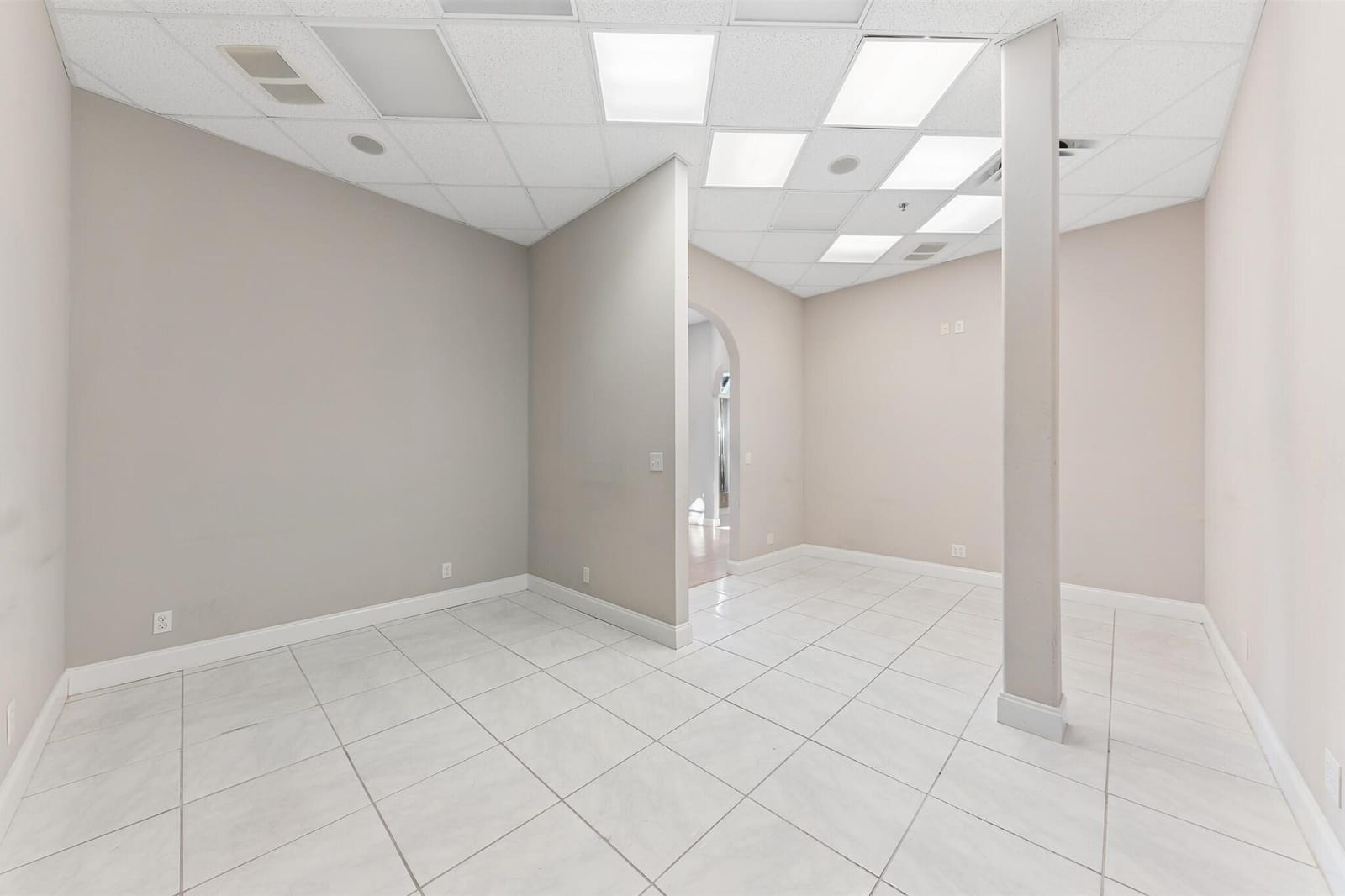 826 N Dixie Highway 11-15, Lantana, FL 33462 photo 9