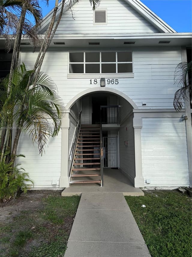 18965 NW 62nd Avenue 105, sold in Countryside Village, Hialeah, FL