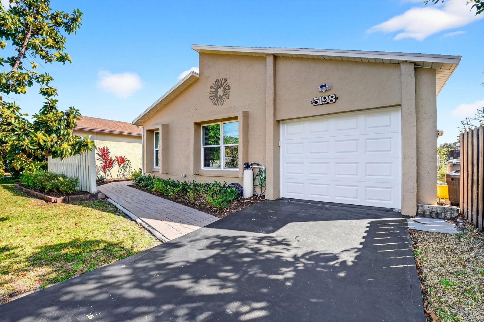 5198 Mirror Lakes Boulevard, Boynton Beach, FL 33472 photo 1