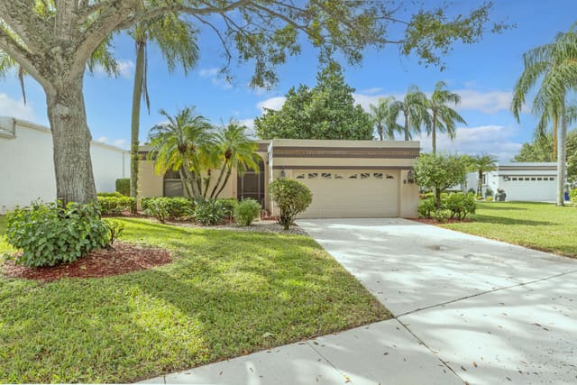 6736 Palermo Way, sold in Fountains Country Club, Lake Worth, FL