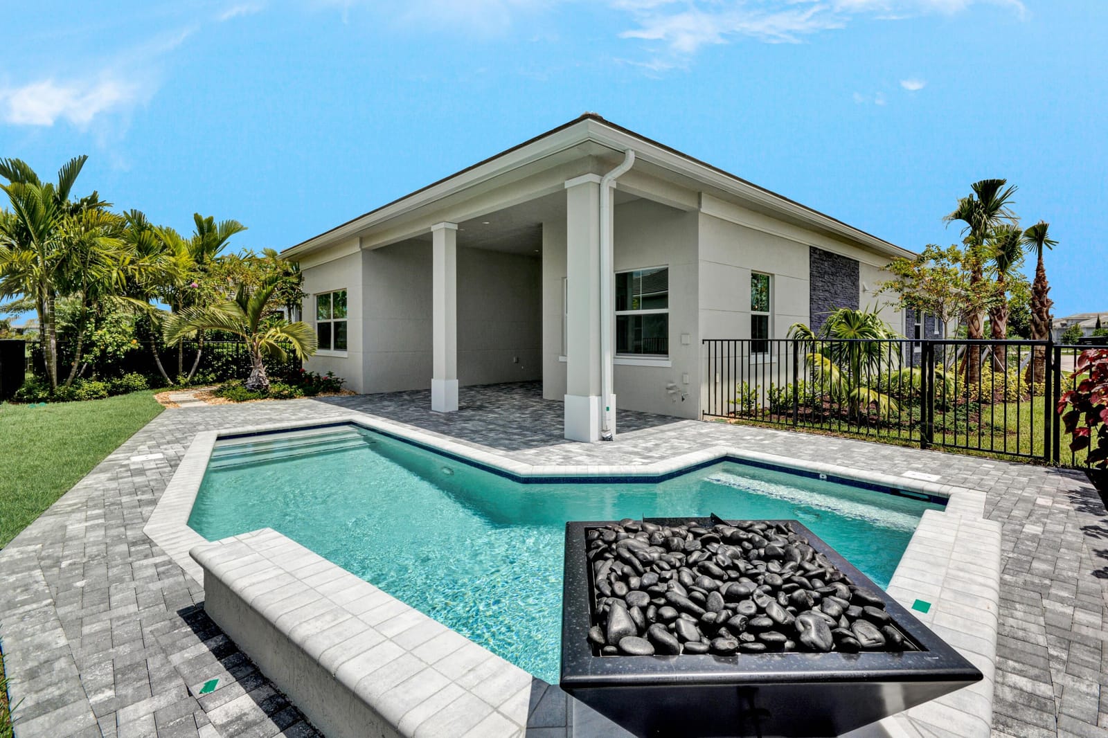 10005 Driftwood Way — photo 2