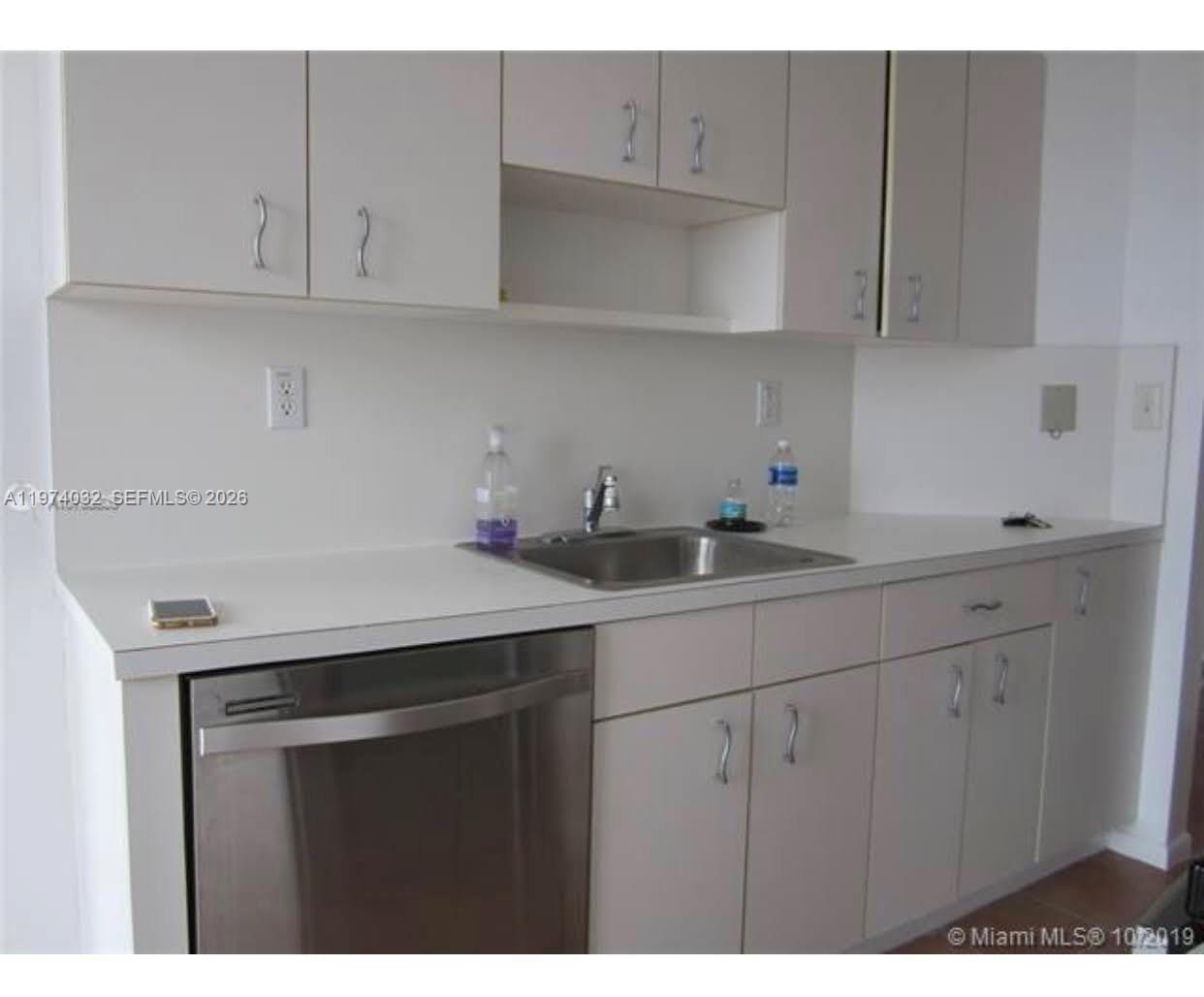 1688 West Avenue 1107 — photo 2