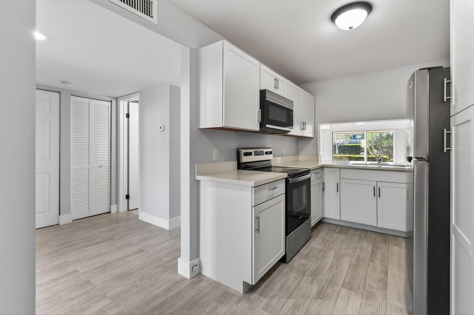 901 Pinecrest Circle C — photo 4