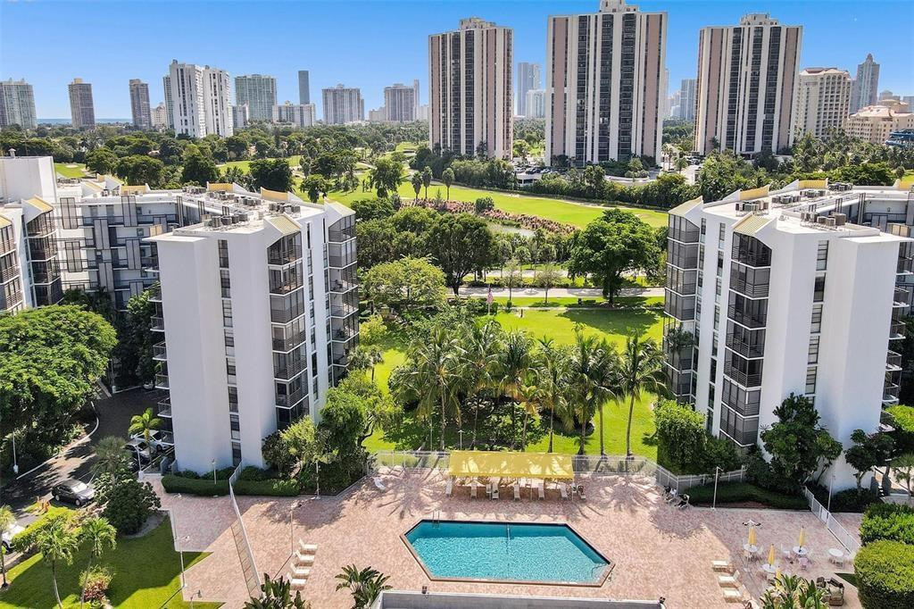 20500 W Country Club Drive 416, Aventura, FL 33180, Aventura